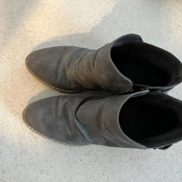 Grey Report Booties - Picture 2 of 2